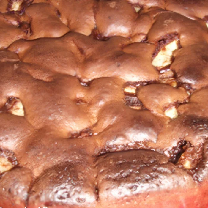 Chocoladecake met stukjes peer