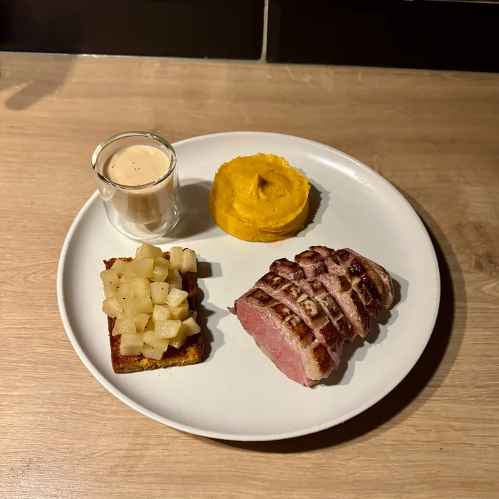Peer met peperkoek en eend