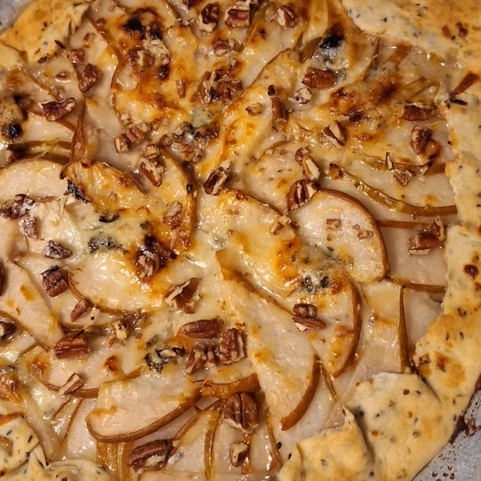 Perentaart met gorgonzola