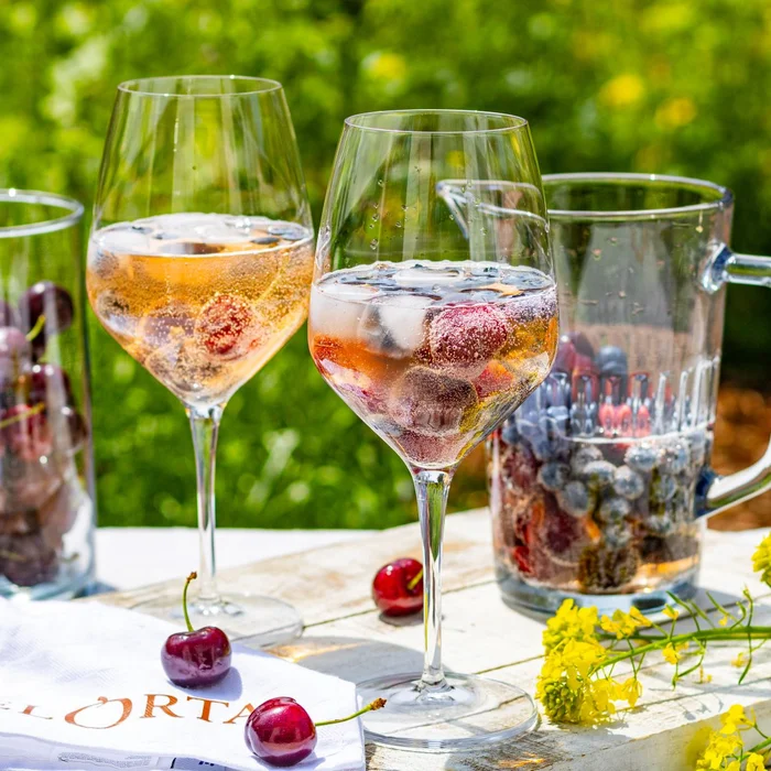 sangria kers blauwe bes