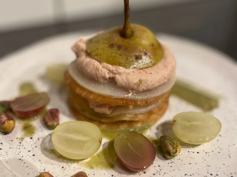 Millefeuille peer foie gras