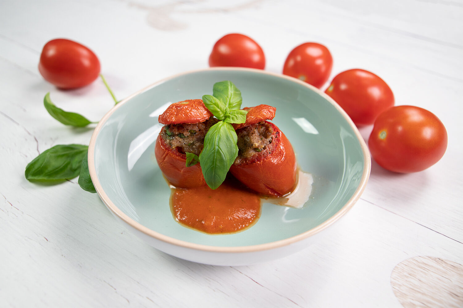 Roeispaan Inleg telex Gevulde tomaat met tomatensaus | BelOrta